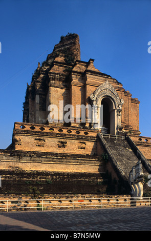 Chedi principal (1441) Wat Chedi Luang Temple Bouddhiste, Monastère du Grand Stupa, Chiang Mai, Thaïlande du nord Banque D'Images