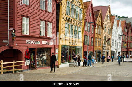 Bryggen, bâtiments commerciaux hanséatique historique à Bergen, Norvège Banque D'Images