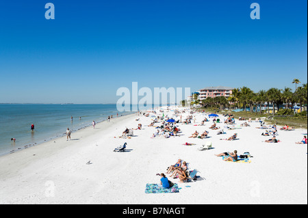 Plage de la jetée, Estero Island, Fort Myers Beach, la Côte du Golfe, Florida, USA Banque D'Images