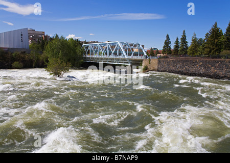 Spokane River dans le parc riverain de crue majeure Spokane Washington State USA Banque D'Images