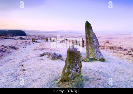 Scorhill stone circle à Dartmoor National Park sur un matin glacial Banque D'Images