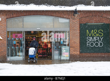 Mark & Spencer - Simply Food - Supermarché - Tring - Hertfordshire Banque D'Images