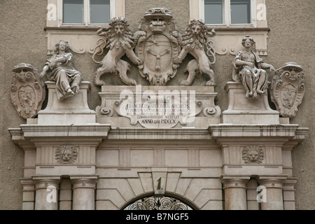 Porte de la Residenz Baroque, vivant trimestre de Salzbourg archevêques, dans le centre historique de Salzbourg, Autriche Banque D'Images