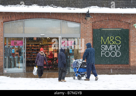 Mark & Spencer - Simply Food - Supermarché - Tring - Hertfordshire Banque D'Images