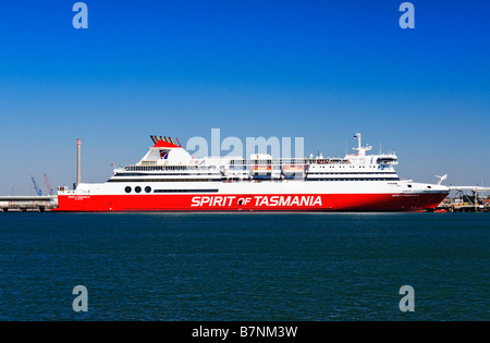 Expédition et transport / l'esprit de la Tasmanie accosté au quai de la station,à Melbourne Victoria en Australie. Banque D'Images