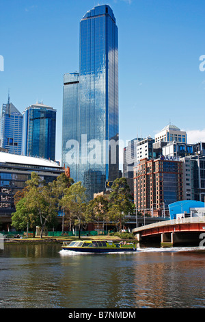 Rialto Towers Melbourne Le printemps sur la rivière Yarra Victoria Australie Banque D'Images