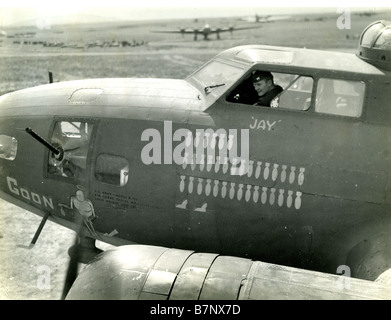 BOEING B-17F FLYING FORTRESS piloté par le Capt Jay Shelley avec le 32e Escadron de bombe l'USAAF en 1943- voir la description ci-dessous Banque D'Images