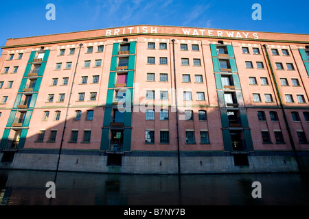 D'un côté canal réaménagé une fois l'entrepôt appartenant à British Waterways dans le centre-ville de Nottingham. Banque D'Images