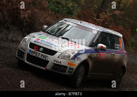 Les voitures de rallye en 2008 Tempest Banque D'Images