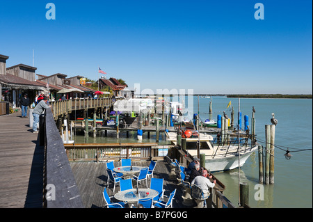 Promenade à John' Pass, Madeira Beach, près de St Petersburg Beach, la Côte du Golfe, en Floride Banque D'Images