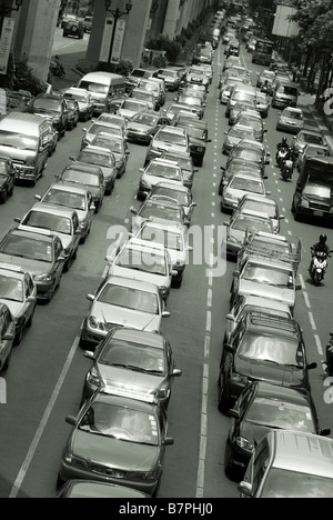 La congestion du trafic dans le centre de quartier Pathumwan Bangkok Thaïlande Banque D'Images