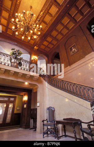 Un escalier intérieur du Château Frontenac, Québec, Canada. Banque D'Images