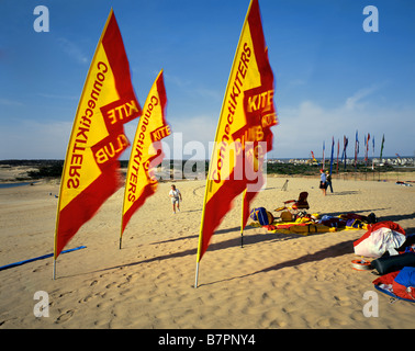Caroline du Nord - Festival du cerf-volant à Jockeys Ridge State Park près de Nags Head sur les bancs extérieurs. Banque D'Images