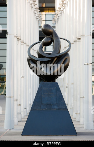 Statue devant le Parlement européen Banque D'Images