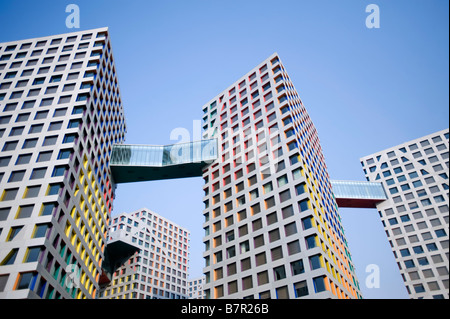 Appartement moderne de haute élévation des bâtiments reliés par des passerelles aériennes dans le centre de Pékin 2009 Banque D'Images