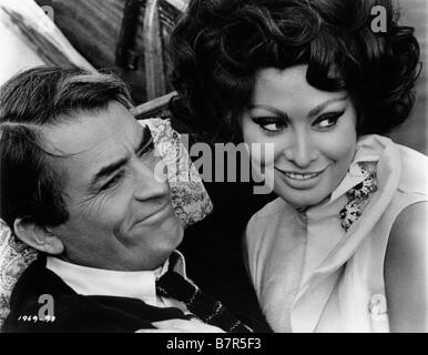 Arabesque Année : 1966 USA Gregory Peck, Sophia Loren Réalisateur : Stanley Donen Banque D'Images