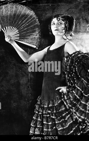 Carmen Année : 1918 - Allemagne Pola Negri Directeur : Ernst Lubitsch Banque D'Images