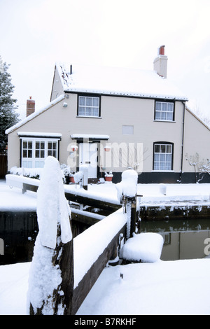 Cottage éclusiers, Weybridge W Surrey Banque D'Images