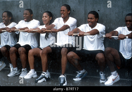 Drumline Drumline Année : 2002 USA Devon Année : Nick Cannon, centre - , Diedre Année : Candace Carey - et le reste de la fanfare supporter la rigueur de la formation Réalisateur : Charles Stone III Banque D'Images