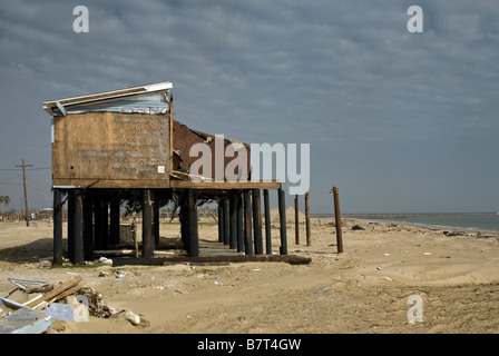 Ruines de maisons détruites par l'ouragan Ike en 2008 dans Crystal Beach à Bolivar Peninsula New York USA Banque D'Images