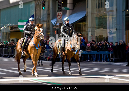 Défilé de la St Patrick sur la Fifth Avenue New York NY USA 2008 Banque D'Images