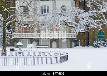 Pitzhanger Manor House à Walpole park couvert de neige Février Ealing W5 London United Kingdom Banque D'Images