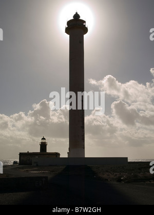 Anciens et nouveaux phares Faro de Pechiguera sur le coin sud-ouest de Lanzarote, îles canaries Banque D'Images