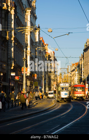 La rue Vodickova de Nove Mesto, la nouvelle ville à Prague République Tchèque Europe Banque D'Images