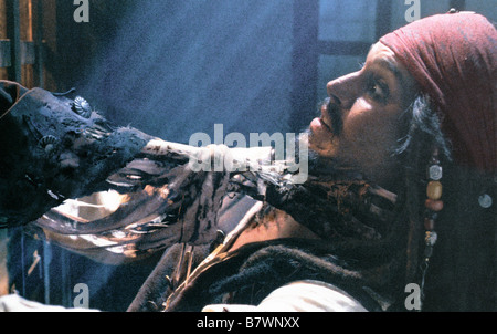 Pirates des Caraïbes : La Malédiction du Black Pearl Année : 2003 USA Johnny Depp Réalisateur : Gore Verbinski Banque D'Images