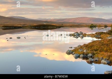 Soir sur Lochan na h-achlaise Ecosse sur Rannoch Moor Banque D'Images