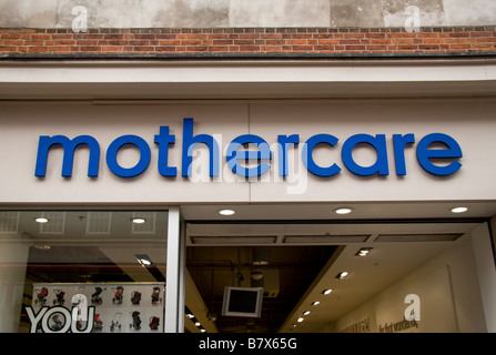 Une enseigne au-dessus de la boutique de Mothercare Oxford Street, Londres. Jan 2009 Banque D'Images