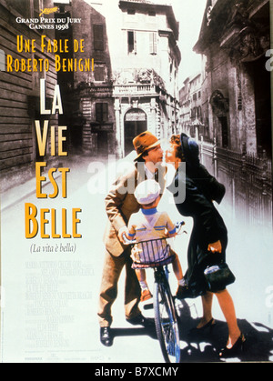 La vita è bella La Vie Est Belle Année : 1997 - Italie Roberto Benigni, Nicoletta Braschi, Giorgio Cantarini Réalisateur : Roberto Benigni affiche de film (fr) Banque D'Images