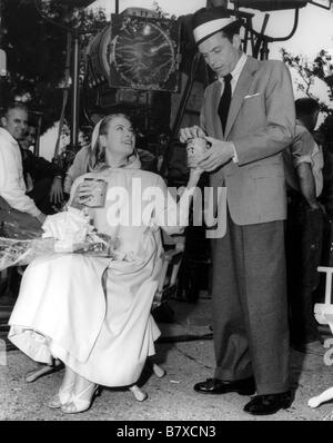 Grace Kelly, Frank Sinatra sur l'ensemble de l'Année : 1956 La Société USA Tournage'Haute socièté' Banque D'Images