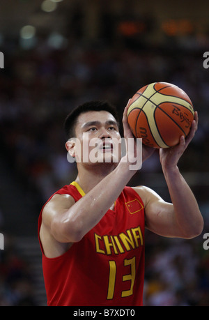 Yao Ming CHN 18 AOÛT 2008 Basket-ball Jeux Olympiques de Beijing 2008 Mens Groupe Préliminaire B Partie 57 match entre la Chine et la Grèce au Gymnase olympique de basketball de Beijing Chine Photo par Koji Aoki AFLO SPORT 0008 Banque D'Images