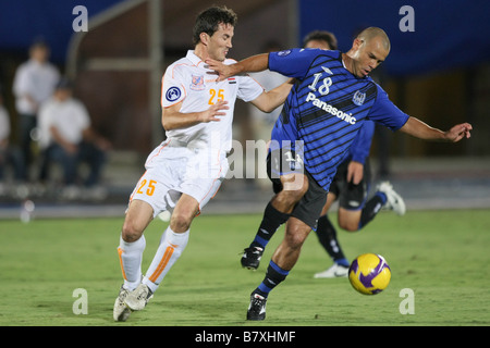 De gauche à droite Rémi Ismail Al Karama Roni Gamba 24 SEPTEMBRE 2008 Ligue des Champions de l'AFC de Football 2008 entre Gamba Osaka 20 Al Karama Banque D'Images