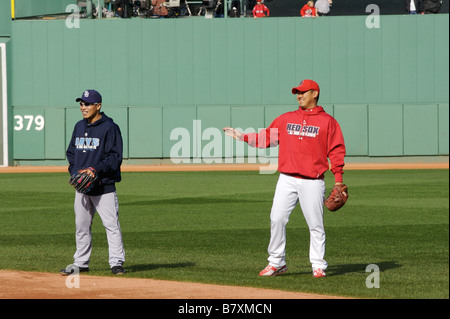 Rayons Akinori Iwamura Daisuke Matsuzaka rouge Sox 13 OCTOBRE 2008 MLB MLB Américain Ligue Championnat Série ALCS Jeu 3 entre les Red Sox de Boston et les Rays de Tampa Bay au Fenway Park à Boston Massachusetts USA Photo de Thomas Anderson AFLO 0903 JOURNAL JAPONAIS OUT Banque D'Images