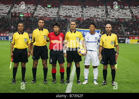 L À R Nobuhisa Yamada rouges Satoshi Yamaguchi Gamba 22 OCTOBRE 2008 Ligue des Champions de l'AFC Football 2008 Demi-finale entre Urawa Banque D'Images