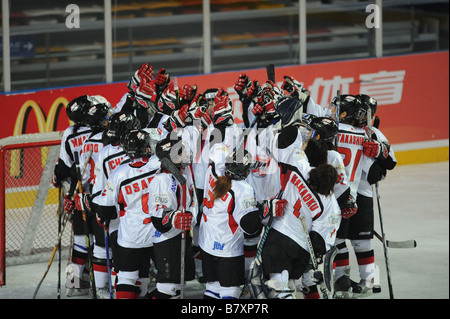 Les femmes de Hockey sur glace de l'équipe nationale du Japon JPN 7 NOVEMBRE 2008 Groupe de Hockey sur glace des Jeux Olympiques d'hiver de Vancouver 2010 Womens Qualification finale du Groupe d'adéquation entre le Japon 31 la Norvège à S U S International Ice Hockey Arena Shanghai China Photo par Masakazu Watanabe AFLO SPORT 0005 Banque D'Images