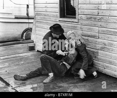 Sur le bord de l'Année : 1954 USA Marlon Brando , Eva Marie Saint , Karl Malden Réalisateur : Elia Kazan Banque D'Images