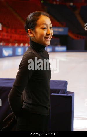 Mao Asada JPN 13 NOVEMBRE 2008 Figure Skating ISU Grand Prix of Figure Skating 2008 2009 TROPHEE Eric Bompard 2008 Womens pratiques au Palais Omnisport de Paris Bercy paris France Photo de YUTAKA AFLO SPORT 1040 Banque D'Images