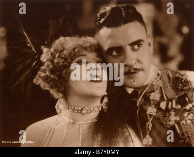 La Veuve Joyeuse année : 1925 USA Mae Murray, John Gilbert Directeur : Erich von Stroheim Banque D'Images