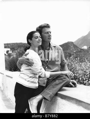 Jean-Pierre Aumont et Marisa Pavan pendant leur lune de miel sur l'île d'Ischia, entre Naples et Capri. Banque D'Images