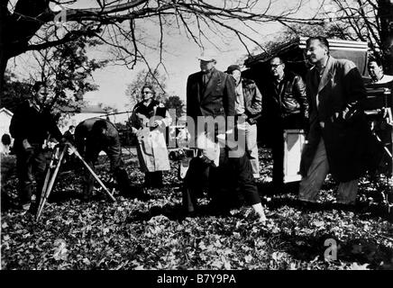 Le problème avec Harry Année : 1955 USA Réalisateur : Alfred Hitchcock Alfred Hitchcock Shooting photo Banque D'Images