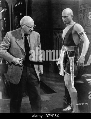 Les Dix Commandements Année : 1956 Réalisateur : Cecil B. DeMille Cecil B. DeMille, Yul Brynner Shooting photo Banque D'Images