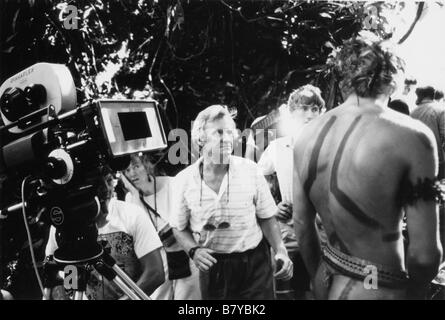 John Boorman John Boorman John Boorman sur le tournage sur le tournage du film "la forêt d'emeraude', 'La forêt d'émeraude" Année : 1985 - uk Réalisateur : John Boorman Banque D'Images