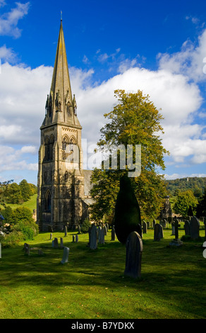 Flèche de l'église St Pierre à Rendeux village près de Bakewell dans le Derbyshire Peak District England UK Banque D'Images