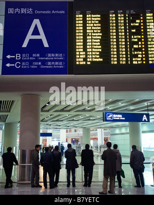 Les arrivées des vols d'information de vol de la carte d'affichage électronique au nouveau terminal de l'aéroport de Beijing 2009 La Chine 3 Banque D'Images