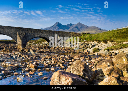 Sgurr nan Gillean de la river Sligachan sur la magnifique île de Skye au nord-ouest des Highlands, Ecosse Banque D'Images