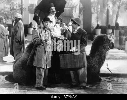 Une nuit à Casablanca une nuit à Casablanca Année : 1946 USA Les frères Marx, Groucho Marx, Harpo Marx, Chico Marx Directeur : Archie Mayo Banque D'Images