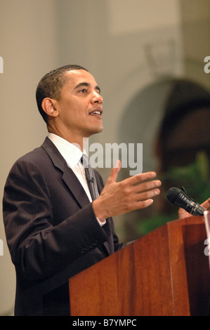 Barack Obama s'exprime sur des questions de foi et de politique à la conférence tenue à 2006 habitants Ville National Église chrétienne Banque D'Images